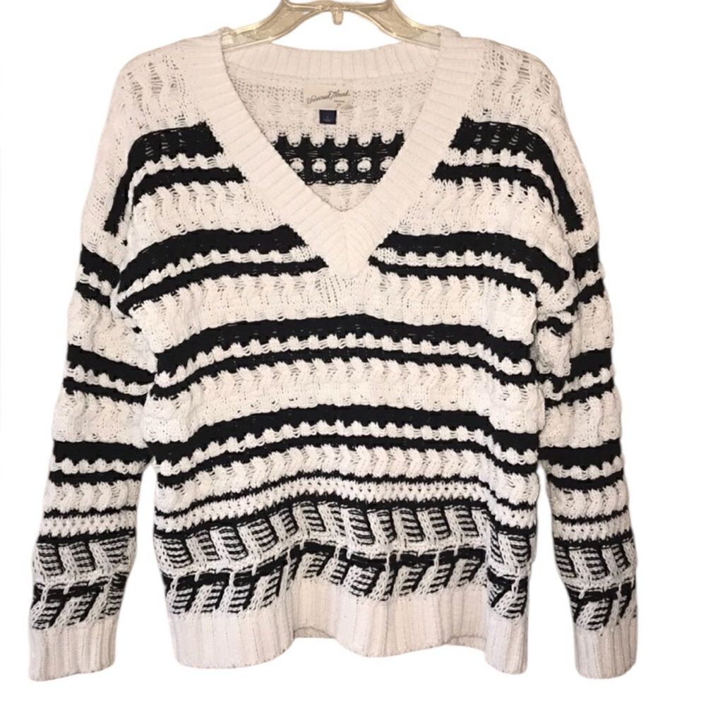 Universal Thread V Neck Sweater - Picture 1 of 5